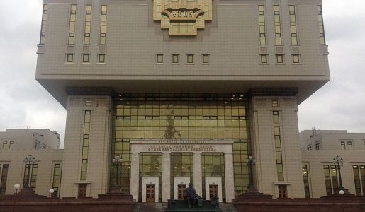 Здание фундаментальной библиотеки МГУ